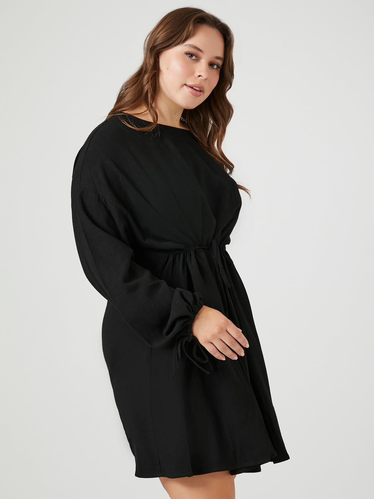 שמלת מיני בשילוב כיווץ מותן PLUS SIZE