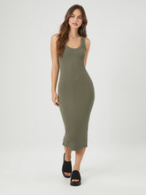 שמלת מידי סרוגה בצלעות בגזרת Bodycon